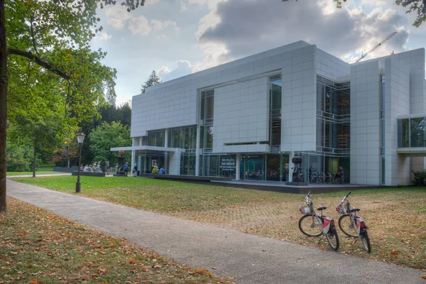 Baden Baden, 23 Eylül 2020: Almanya Baden Baden 'deki Friedrich Burda Müzesi