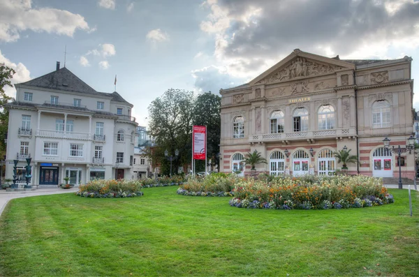Baden Baden, 23 Eylül 2020: Almanya 'nın Baden Baden kentindeki tiyatro manzarası