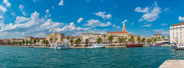 Σπλιτ Κροατία Ιουλίου 2020 Cityscape Του Σπλιτ Προβάλλεται Πίσω Από — Φωτογραφία Αρχείου