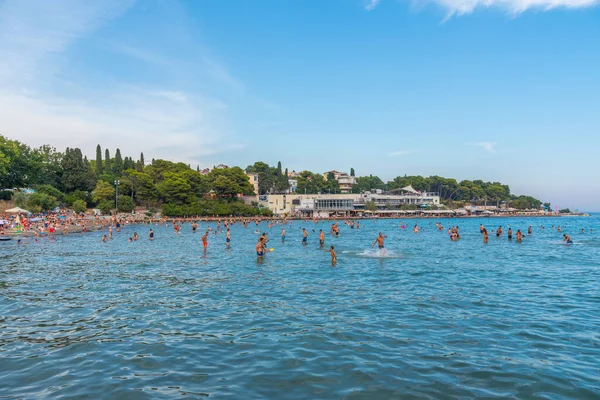 Split Kroatien Juli 2020 Die Menschen Genießen Einen Sonnigen Tag — Stockfoto