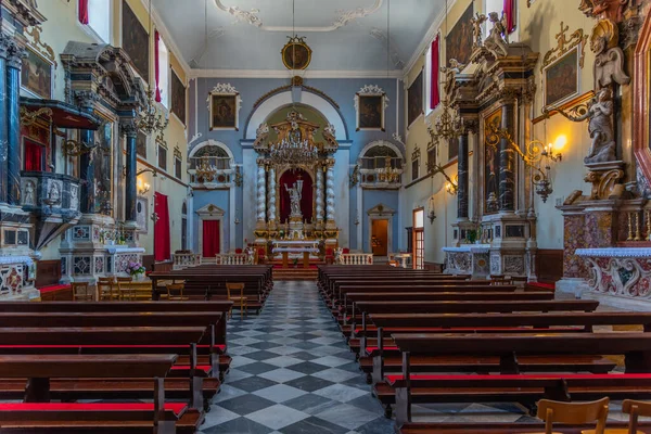 2020年7月25日 克罗地亚杜布罗夫尼克 克罗地亚杜布罗夫尼克方济各会教堂和修道院的内部 — 图库照片