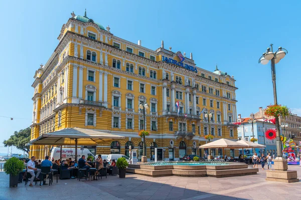 Rijeka Kroatië Juli 2020 Gele Gebouw Van Jadrolinija Veermaatschappij Rijeka — Stockfoto