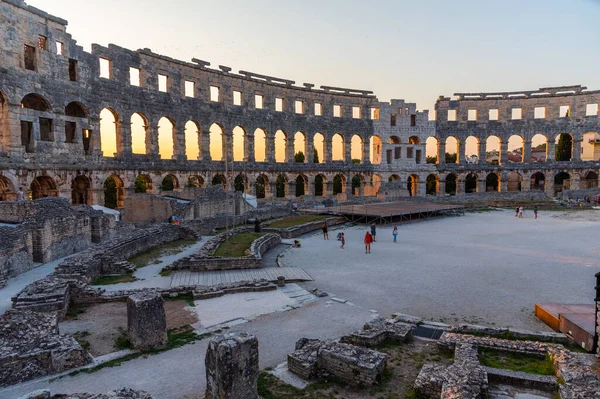 Pula Croácia Julho 2020 Pôr Sol Dentro Anfiteatro Romano Pula — Fotografia de Stock