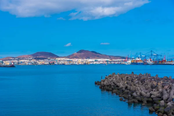 Las Palmas, İspanya, Janury 20, 2021: Las Palmas de Gran Canaria sanayi limanı, İspanya.