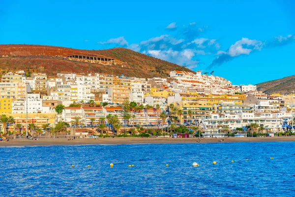 Los Cristianos, İspanya, 9 Ocak 2021: Playa de las Vistas Tenerife, İspanya.