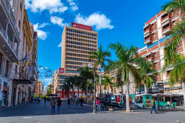 Santa Cruz, İspanya, 7 Ocak 2021: Santa Cruz, Tenerife, İspanya, İspanya 'daki eski kentteki Plaza de la Candelaria.