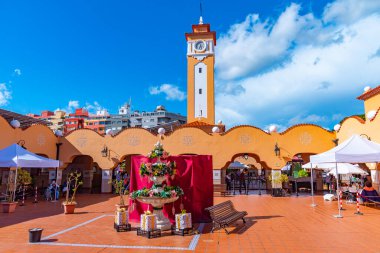 Santa Cruz, İspanya, 7 Ocak 2021: Santa Cruz, Tenerife, İspanya, İspanya 'daki bayanımızın pazar yeri.