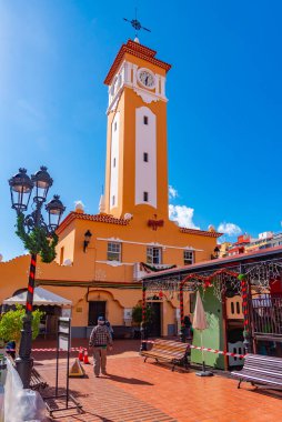 Santa Cruz, İspanya, 7 Ocak 2021: Santa Cruz, Tenerife, İspanya, İspanya 'daki bayanımızın pazar yeri.