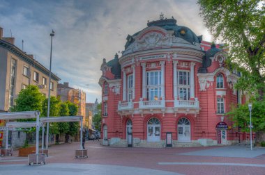 Varna, Bulgaristan, 10 Mayıs 2020: Bulgaristan 'ın başkenti Varna' da Kızıl Tiyatro