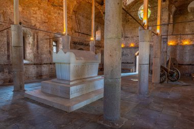 Perushtitsa, Bulgaristan, 30 Haziran 2020: Bulgaristan 'ın Perushtitsa kentinde bulunan Başmelek Michael kilisesinin içi