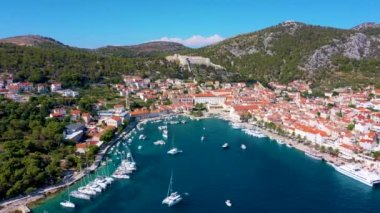 Hırvat kenti Hvar 'ın hava manzarası