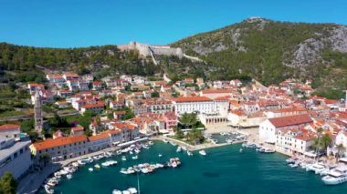 Hırvat kenti Hvar 'ın hava manzarası