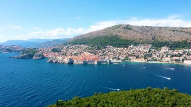 Hırvatistan 'daki Dubrovnik ve Lokrum adasının hava manzarası