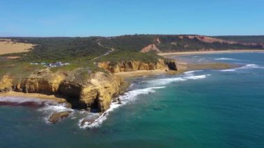 Avustralya 'daki Kalbarri Ulusal Parkı' ndan geçen Murchison nehri şahinlerin başını gözlüyor.