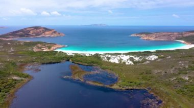 Esperance yakınlarındaki Hellfire körfezi bulutlu bir günde Avustralya 'da izlendi