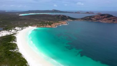 Esperance yakınlarındaki Hellfire körfezi bulutlu bir günde Avustralya 'da izlendi