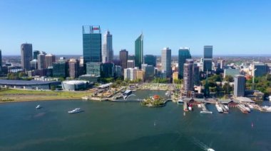 PERTH, AUSTRALYA, 16 HAZİRAN 2020: Perth, Avustralya 'daki Elizabeth rıhtımının Skyline' ı