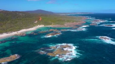 Avustralya 'daki yeşilliklerin havuz manzarası