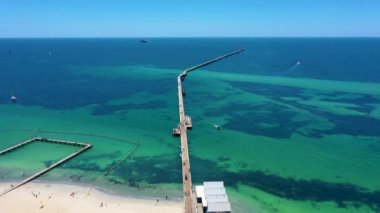 Avustralya 'daki Busselton iskelesinin havadan görünüşü