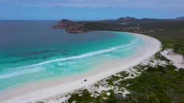 Esperance yakınlarındaki Lucky Körfezi 'nin hava manzarası bulutlu bir günde Avustralya' da görüldü.