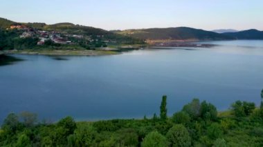 Bulgaristan 'daki Kardzhali barajının hava manzarası