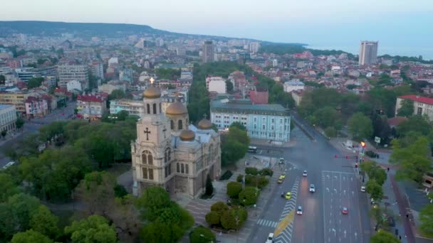 Flygfoto Över Dormition Theotokos Cathedral Varna Bulgarien — Stockvideo