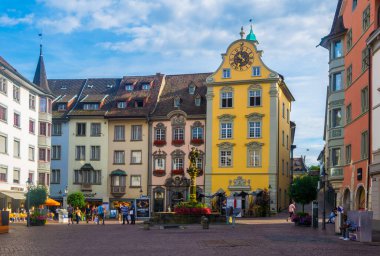 SCHAFFHAUSEN, SWitzERLAND, 22 Temmuz 2016: İsviçre 'nin Schaffhause kentindeki Fronwagplatz Meydanı