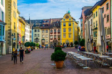 SCHAFFHAUSEN, SWitzERLAND, 22 Temmuz 2016: İsviçre 'nin Schaffhause kentindeki Fronwagplatz Meydanı