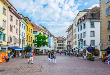 SCHAFFHAUSEN, SWitzERLAND, 22 Temmuz 2016: İsviçre 'nin Schaffhause kentindeki Fronwagplatz Meydanı