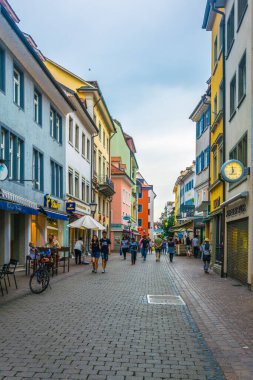 KONSTANZ, GERMANY, 23 Temmuz 2016: Almanya 'daki Konstanz ana alışveriş bulvarının manzarası