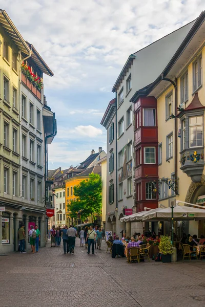 Schaffhausen Switzerland Juli 2016 Utsikt Över Vorstadtgatan Den Schweiziska Staden — Stockfoto
