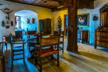 FELDKIRCH, AUSTRIA, 25 Temmuz 2016: Feldkirch, Avusturya 'daki Schattenberg şatosunun içi.