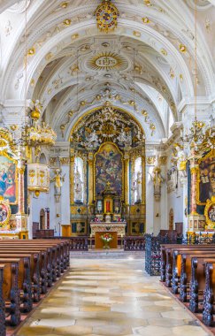 HALE, AUSTRIA, 27 HAZİRAN 2016: Avusturya 'nın Tirol kentindeki Hall, Avusturya' daki Herz-Jesu veya Sacred Heart Manastırı.