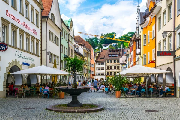 Feldkirch Österrike Juli 2016 Människor Vandrar Runt Den Historiska Stadskärnan — Stockfoto