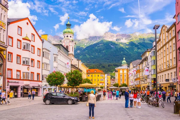 Innsbruck Austria July 2017 People Passing Town Square Dominated Anna — Stock Photo, Image