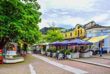 LOVECH, BULGARIA, 2 Mayıs 2016: İspanya 'nın Lovech kentinin ana meydanı