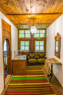 LOVECH, BULGARIA, 2 Mayıs 2016: Bulgaristan 'ın Lovech kentinde Drasova ve Rashova anıtlarındaki Varosha mimari ve tarihi rezervlerinin içi