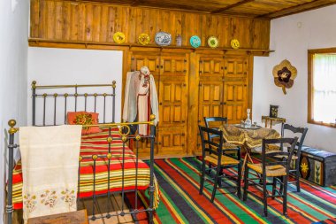 LOVECH, BULGARIA, 2 Mayıs 2016: Bulgaristan 'ın Lovech kentinde Drasova ve Rashova anıtlarındaki Varosha mimari ve tarihi rezervlerinin içi