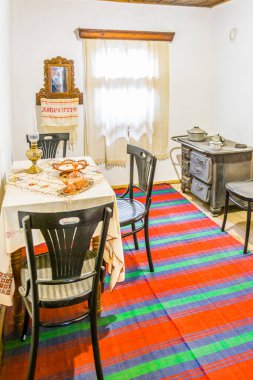 LOVECH, BULGARIA, 2 Mayıs 2016: Bulgaristan 'ın Lovech kentinde Drasova ve Rashova anıtlarındaki Varosha mimari ve tarihi rezervlerinin içi