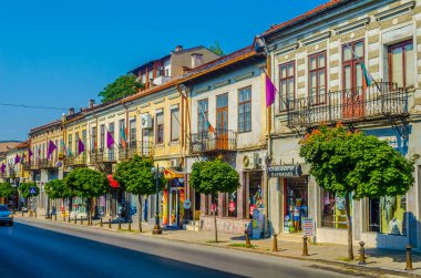 VELIKO TARNOVO, BULGARIA, 10 AĞUSTOS, 2014: Bulgaristan 'ın Veliko Tarnovo kentinin sokaklarında insanlar geziniyor