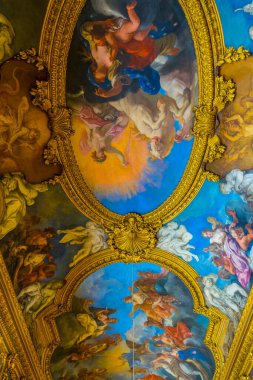 TORINO, İtalya, 12 Mart 2016: İtalya 'nın Torino kentindeki sarayın dekoratif tavan manzarası.