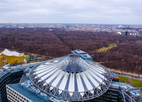 2015年3月12日 位于柏林的索尼中心及其邻近地区的空中景观 — 图库照片