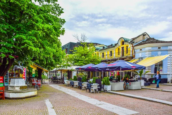 LOVECH, BULGARIA, 2 Mayıs 2016: İspanya 'nın Lovech kentinin ana meydanı