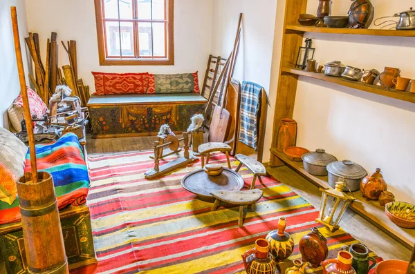 LOVECH, BULGARIA, 2 Mayıs 2016: Bulgaristan 'ın Lovech kentinde Drasova ve Rashova anıtlarındaki Varosha mimari ve tarihi rezervlerinin içi