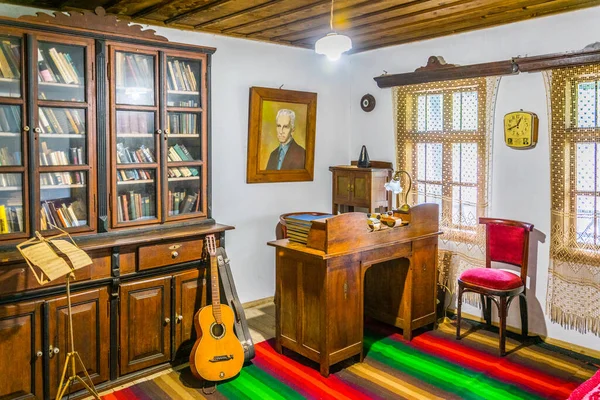 LOVECH, BULGARIA, 2 Mayıs 2016: Bulgaristan 'ın Lovech kentinde Drasova ve Rashova anıtlarındaki Varosha mimari ve tarihi rezervlerinin içi