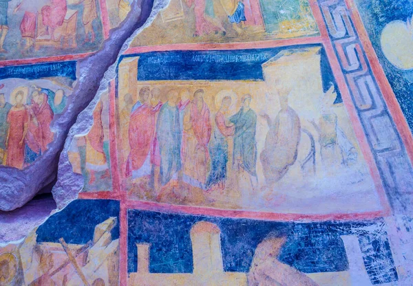 IVANOVO, BULGARIA, 12 Ağustos 2014: Bulgaristan 'ın İvanovo kentinde kaya yontulmuş bir kilisenin tavanında boyama