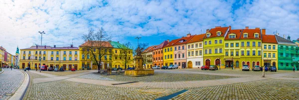 HRADEC KRALOVE, CZECH REPUBLIC, 30 Nisan 2015: Czech şehri hradec kralove 'da sözde küçük kare (erkek ismi) üzerine görüş