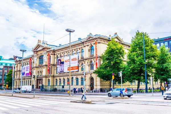 HELSINKI, FINLAND, AĞUSTOS 17 AĞUSTOS 2016: Finlandiya 'nın orta Helsinki kentindeki AZumin Taidemuseo - Ateneum Sanat Müzesi