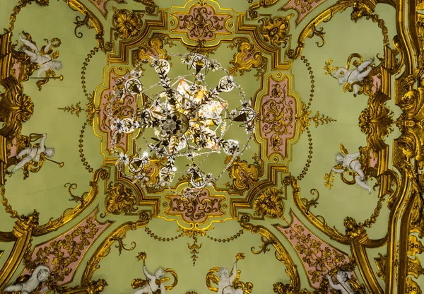 GENOA, İtalya, 13 Mart 2016: İtalyan kenti Genoa 'daki sarayın dekoratif tavan manzarası.