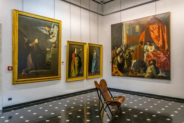 GENOA, İtalya, 13 Mart 2016: İtalyan kenti Genoa 'daki Palazzo Bianco' nun içindeki bir galeriye bakış.